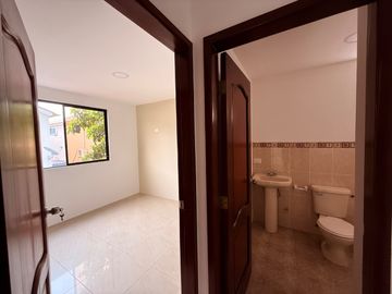 VENDO CASA EN SAMBORONDON CIUDAD CELESTE 4 DORMITORIOS.
