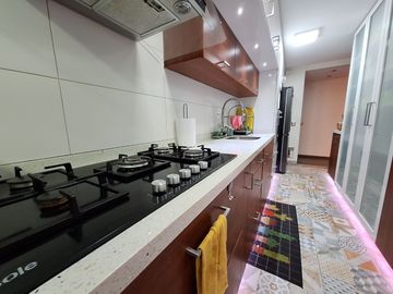 VENDO AMPLIO EN 1ER PISO EN 28 de Julio MIRAFLORES