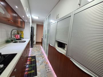 VENDO AMPLIO EN 1ER PISO EN 28 de Julio MIRAFLORES
