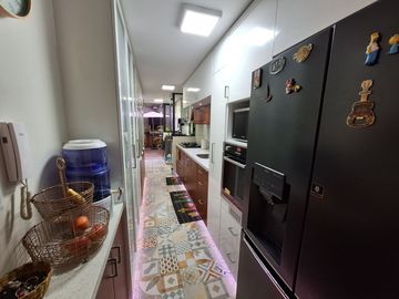 VENDO AMPLIO EN 1ER PISO EN 28 de Julio MIRAFLORES
