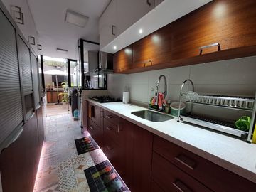 VENDO AMPLIO EN 1ER PISO EN 28 de Julio MIRAFLORES
