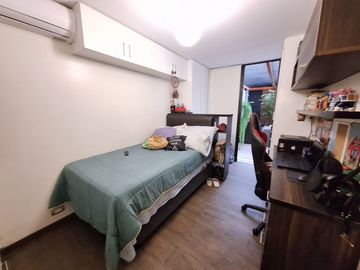VENDO AMPLIO EN 1ER PISO EN 28 de Julio MIRAFLORES