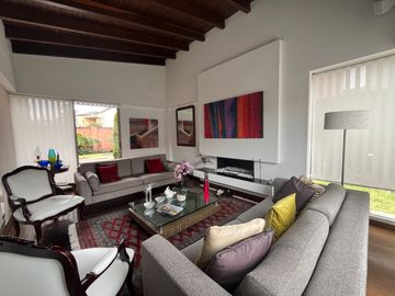 EXCLUSIVA CASA EN VENTA EN CAJICA A POCOS MINUTOS DE FONTANAR