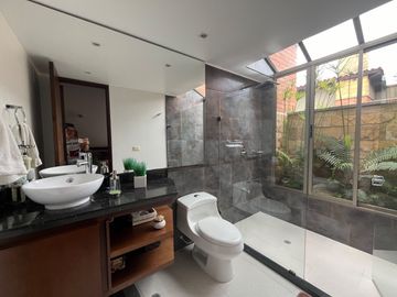 EXCLUSIVA CASA EN VENTA EN CAJICA A POCOS MINUTOS DE FONTANAR