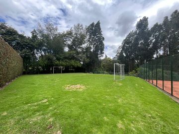 EXCLUSIVA CASA EN VENTA EN CAJICA A POCOS MINUTOS DE FONTANAR