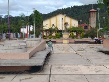 VENTA DE TERRENO DE 600 M² EN EL BARRIO INDUSTRIAL - VILLA RICA, OXAPAMPA