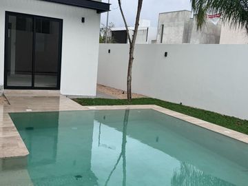 ESTRENA CASA DE 5 RECAMARAS EN LA MEJOR ZONA DE MERIDA