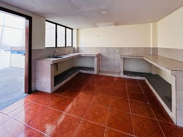 Casa Comercial en Venta Sector Vía al Mall de Racar Cuenca