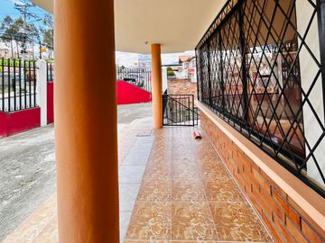 Casa Comercial en Venta Sector Vía al Mall de Racar Cuenca