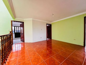Casa Comercial en Venta Sector Vía al Mall de Racar Cuenca