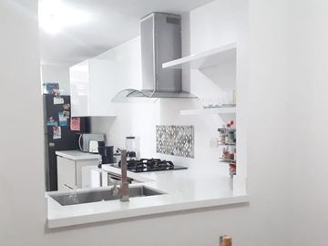 Amplio apartamento cerca a Carulla Palmas, fácil acceso!