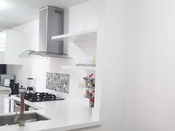Amplio apartamento cerca a Carulla Palmas, fácil acceso!