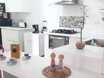 Amplio apartamento cerca a Carulla Palmas, fácil acceso!