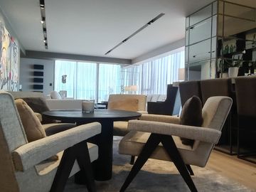 Venta PH de lujo AMUEBLADO con 3 TERRAZAS en Bosque Real