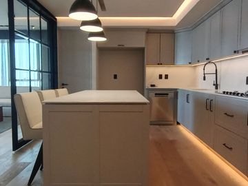 Venta PH de lujo AMUEBLADO con 3 TERRAZAS en Bosque Real