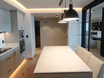 Venta PH de lujo AMUEBLADO con 3 TERRAZAS en Bosque Real