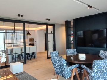 Venta PH de lujo AMUEBLADO con 3 TERRAZAS en Bosque Real