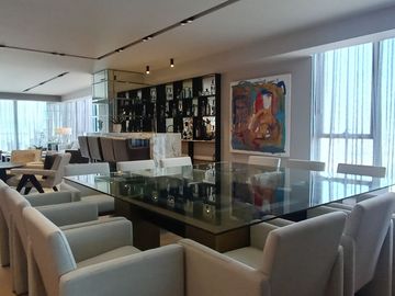 Venta PH de lujo AMUEBLADO con 3 TERRAZAS en Bosque Real