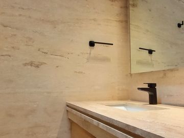 Venta PH de lujo AMUEBLADO con 3 TERRAZAS en Bosque Real
