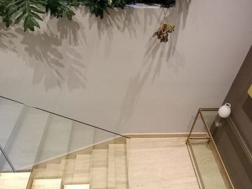 Venta PH de lujo AMUEBLADO con 3 TERRAZAS en Bosque Real