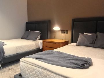 Venta PH de lujo AMUEBLADO con 3 TERRAZAS en Bosque Real