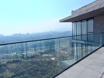 Venta PH de lujo AMUEBLADO con 3 TERRAZAS en Bosque Real