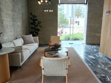 Venta PH de lujo AMUEBLADO con 3 TERRAZAS en Bosque Real