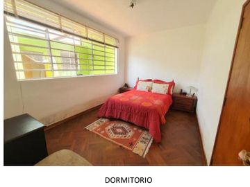 VENDO AMPLIA CASA DE 424M2 EN BARRANCO