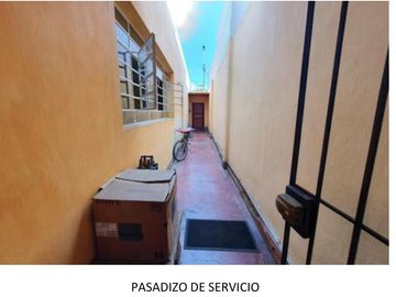 VENDO AMPLIA CASA DE 424M2 EN BARRANCO