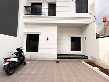 Dijual Rumah 2 Lantai Strategis Di Pondok Bambu Duren Sawit Jakarta Timur Dekat Stasiun Kereta Cepat Halim