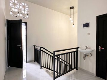 Dijual Rumah 2 Lantai Strategis Di Pondok Bambu Duren Sawit Jakarta Timur Dekat Stasiun Kereta Cepat Halim