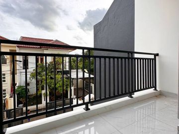 Dijual Rumah 2 Lantai Strategis Di Pondok Bambu Duren Sawit Jakarta Timur Dekat Stasiun Kereta Cepat Halim