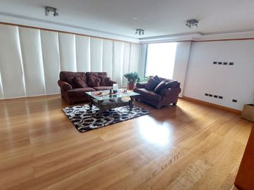 DEPARTAMENTO EN VENTA GONZALEZ SUAREZ 384m2, 2 PARQUEADEROS Y BODEGA