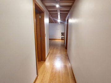 DEPARTAMENTO EN VENTA GONZALEZ SUAREZ 384m2, 2 PARQUEADEROS Y BODEGA