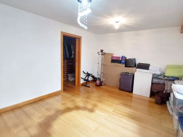 DEPARTAMENTO EN VENTA GONZALEZ SUAREZ 384m2, 2 PARQUEADEROS Y BODEGA