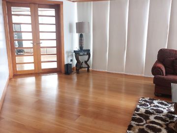 DEPARTAMENTO EN VENTA GONZALEZ SUAREZ 384m2, 2 PARQUEADEROS Y BODEGA