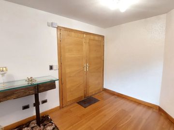 DEPARTAMENTO EN VENTA GONZALEZ SUAREZ 384m2, 2 PARQUEADEROS Y BODEGA