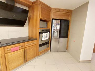 DEPARTAMENTO EN VENTA GONZALEZ SUAREZ 384m2, 2 PARQUEADEROS Y BODEGA