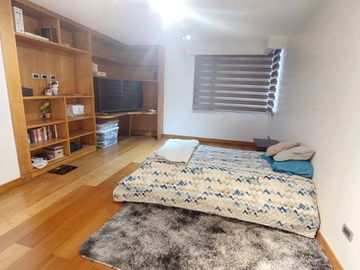 DEPARTAMENTO EN VENTA GONZALEZ SUAREZ 384m2, 2 PARQUEADEROS Y BODEGA
