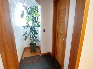 DEPARTAMENTO EN VENTA GONZALEZ SUAREZ 384m2, 2 PARQUEADEROS Y BODEGA