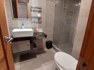 DEPARTAMENTO EN VENTA GONZALEZ SUAREZ 384m2, 2 PARQUEADEROS Y BODEGA