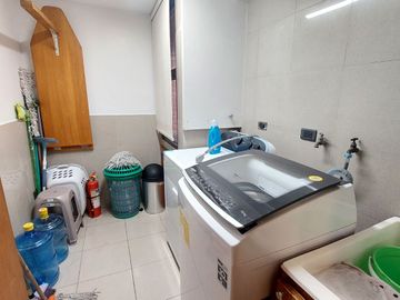DEPARTAMENTO EN VENTA GONZALEZ SUAREZ 384m2, 2 PARQUEADEROS Y BODEGA
