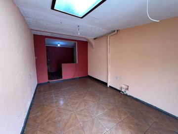 En venta casa en Cuenca, en la Av. Pichincha