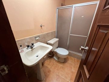 En venta casa en Cuenca, en la Av. Pichincha