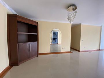 ALQUILO APARTAMENTO EN EL SECTOR DE PINARES