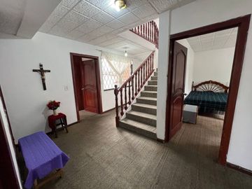 Casa Esquinera en Totoracocha en Venta!