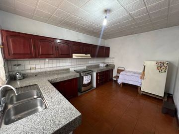 Casa Esquinera en Totoracocha en Venta!