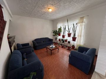 Casa Esquinera en Totoracocha en Venta!