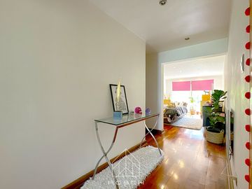 Casa de alto estándar 6D + quincho + piscina + vistas