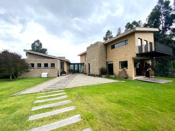 FABULOSA CASA EN VENTA EN CAJICA EN BALCONES DE BUENAVISTA